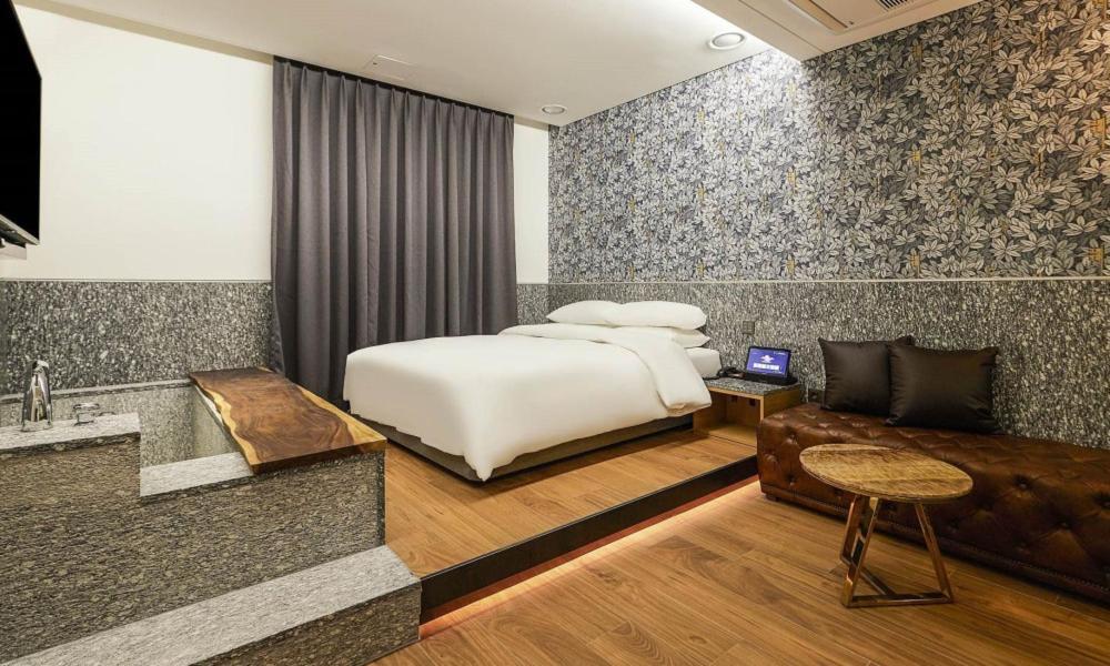 Incheon Guwol Hotel Bay 204 Exteriör bild
